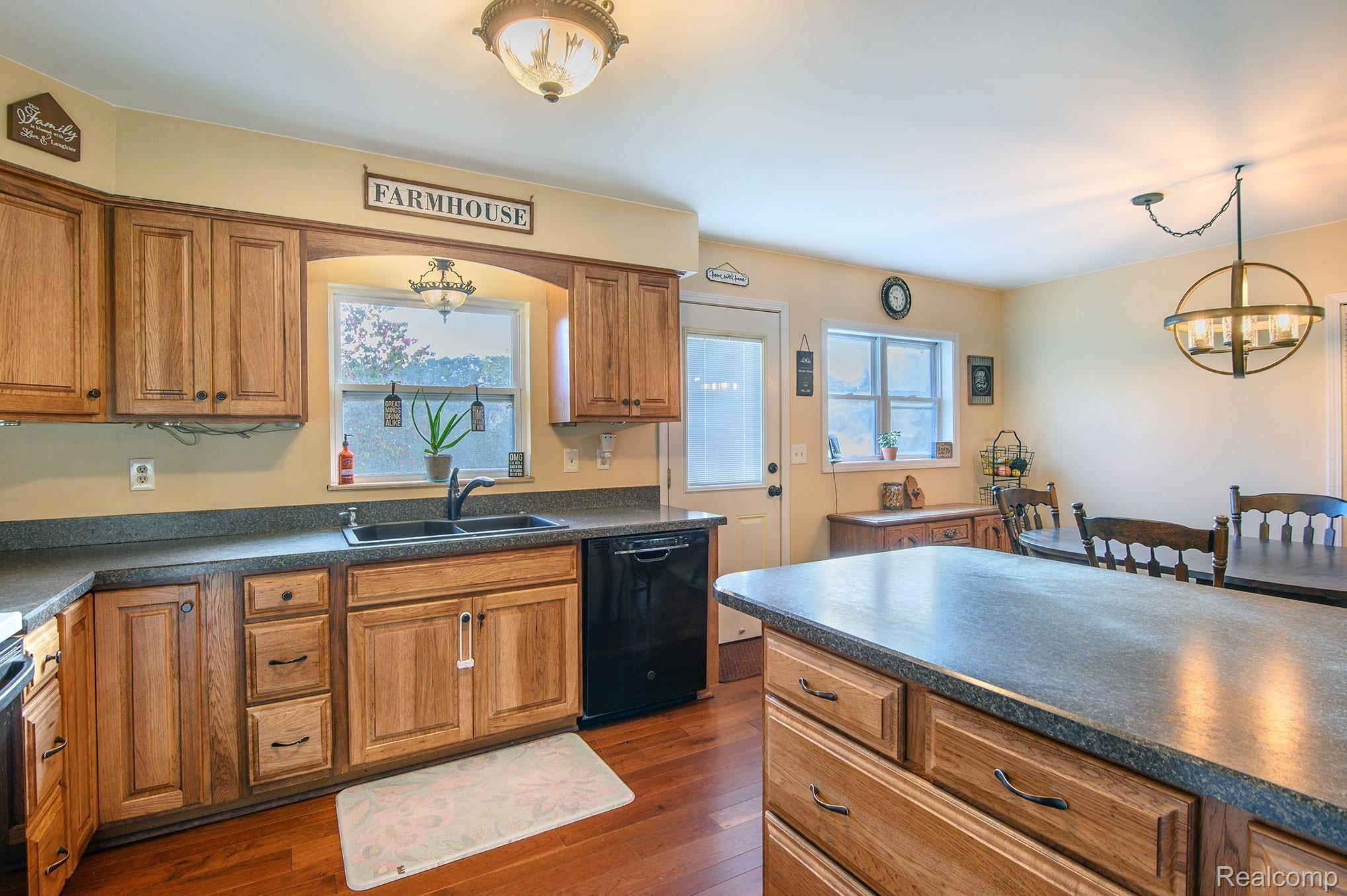 13291 South Duffield Road Byron, MI 48418 - Photo 7 of 24 CNG_4181.jpg