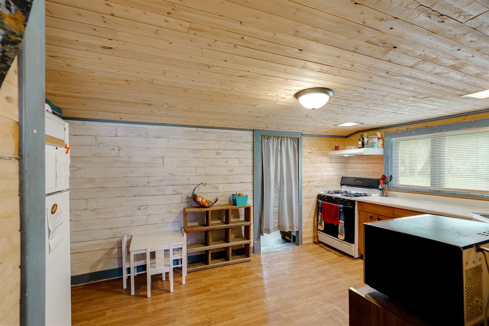 402 4th Street Cornell, IL 61319 - Photo 8 of 36