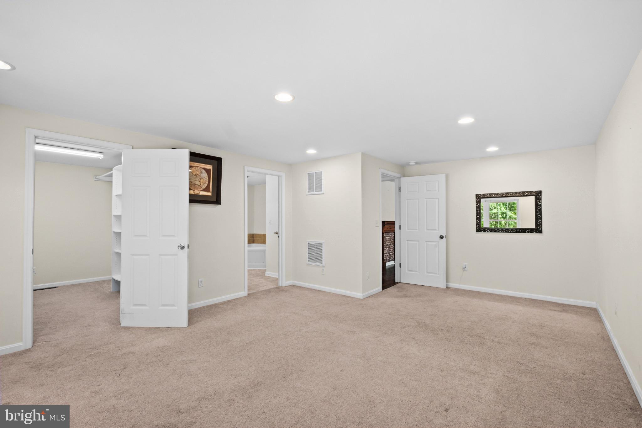 23116 Gilpin Point Road Preston, MD 21655 - Photo 22 of 66 Generous owner’s suite in private wing.