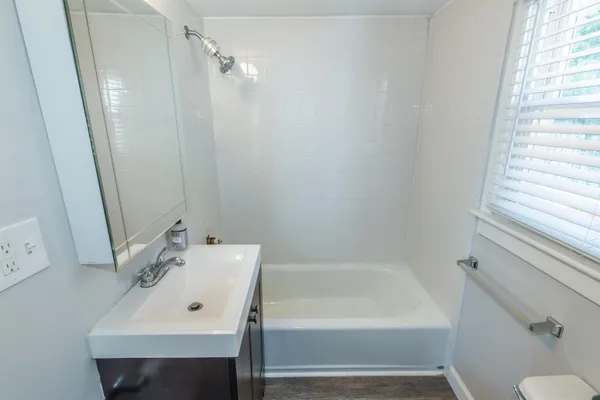 $2,050 | 54 Avenue C, Unit 2, Haledon, NJ 07508
