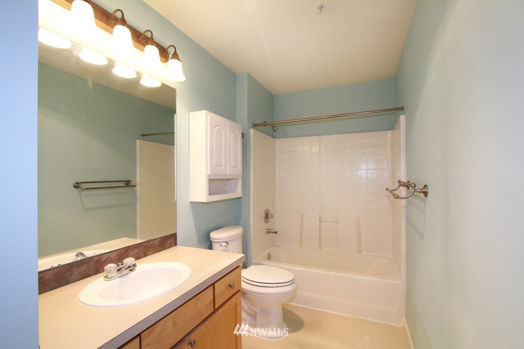 2009 196th Street Southeast, Unit E 101 Bothell, WA 98012 - Photo 11 of 17