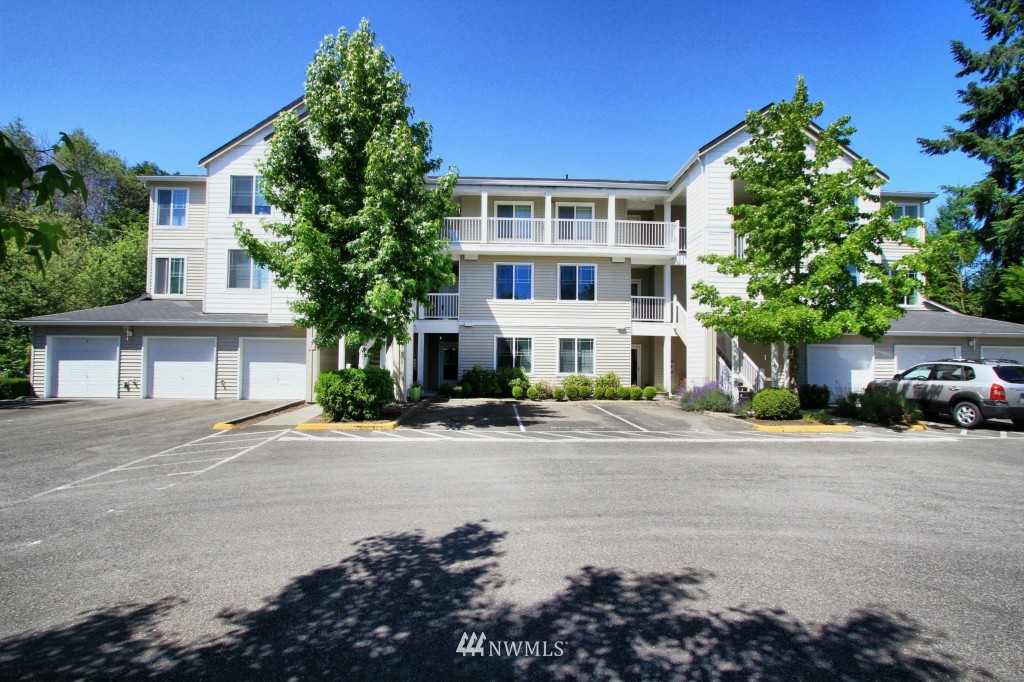 2009 196th Street Southeast, Unit E 101 Bothell, WA 98012 - Photo 3 of 17
