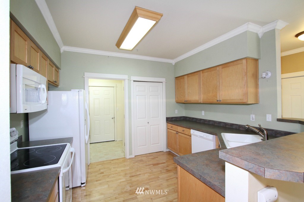 2009 196th Street Southeast, Unit E 101 Bothell, WA 98012 - Photo 6 of 17