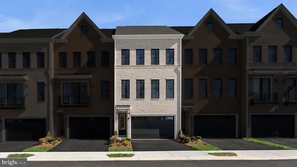 $848,990 | 42141 Picasso Square, Unit HOMESITE 4526, Ashburn, VA 20148