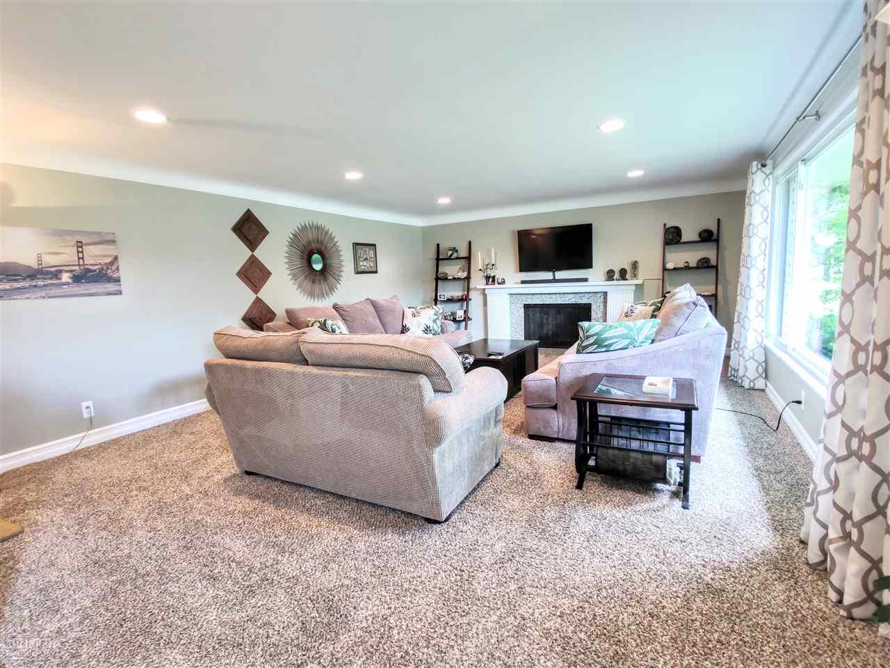 469 Cook Grosse Pointe, MI 48236 - Photo 5 of 35