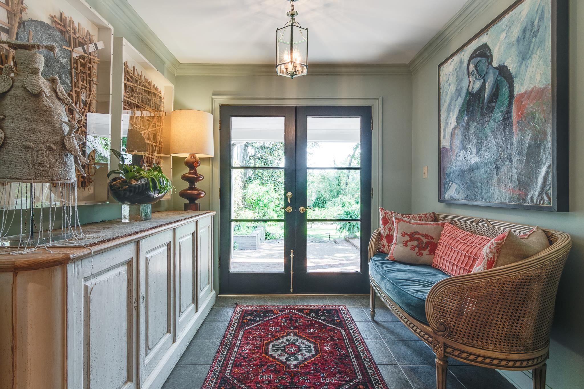 338 Greenway Road Memphis, TN 38117 - Photo 5 of 40 a living room with furniture and a window