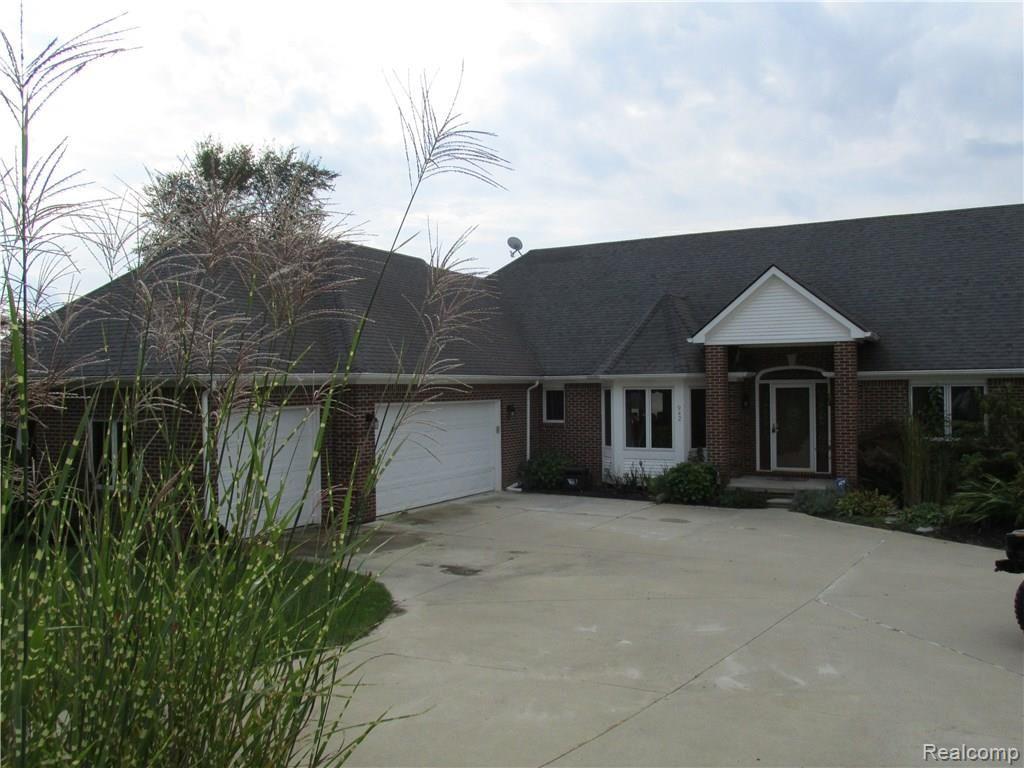 942 South Kern Road Fowlerville, MI 48836 - Photo 2 of 77 IMG_1450.JPG