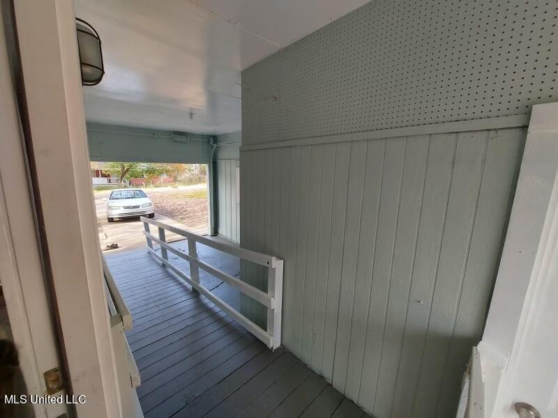 1722 Hampton Street Jackson, MS 39209 - Photo 9 of 10 Carport