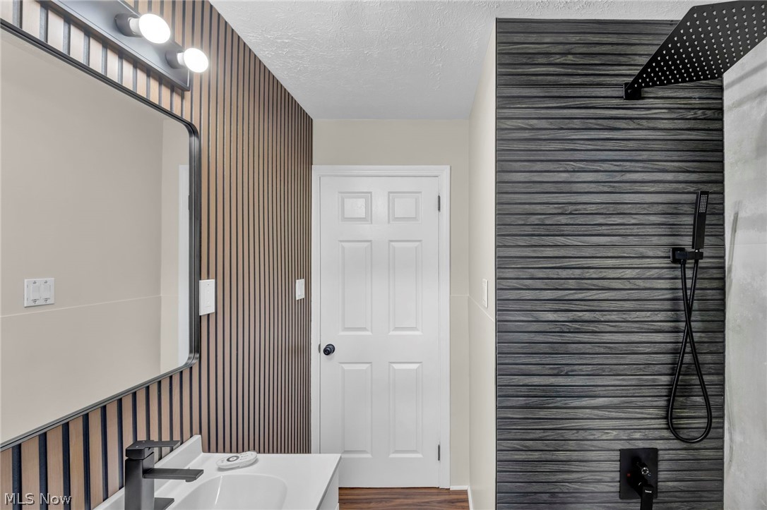 824 East Waterloo Road Akron, OH 44306 - Photo 13 of 33 Gallery Image 13