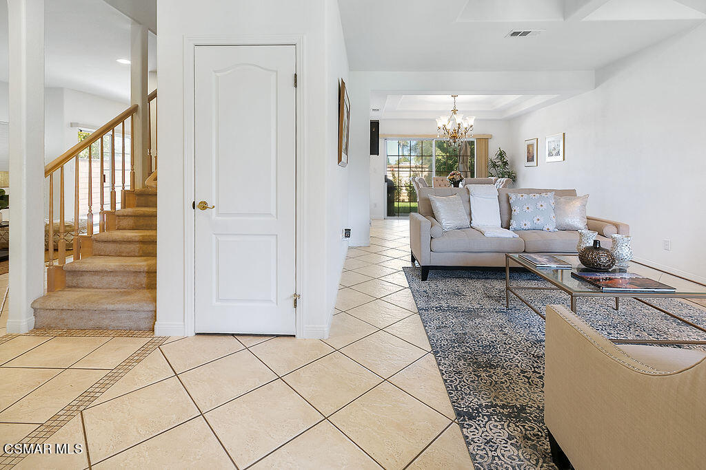985 Brandon Avenue Simi Valley, CA 93065 - Photo 7 of 40 a living room with furniture