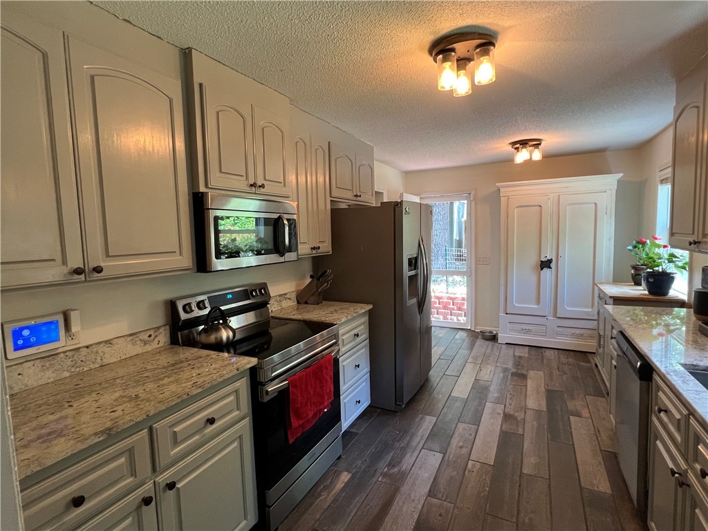 400 Woodland Circle Pendleton, SC 29670 - Photo 3 of 29 Gallery Image 3