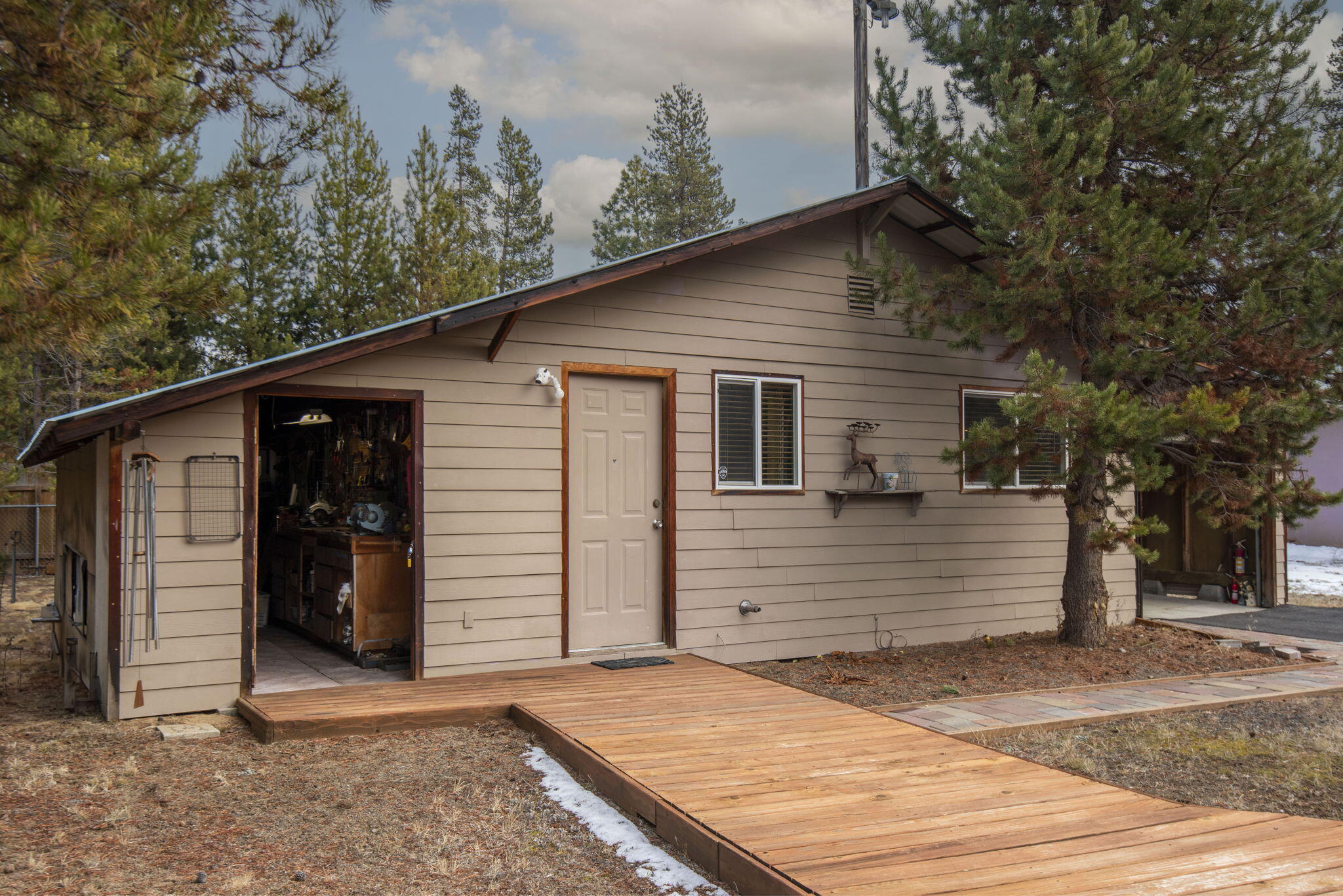 16842 Indigo Road Bend, OR 97707 - Photo 21 of 26 Detached Studio / Shop