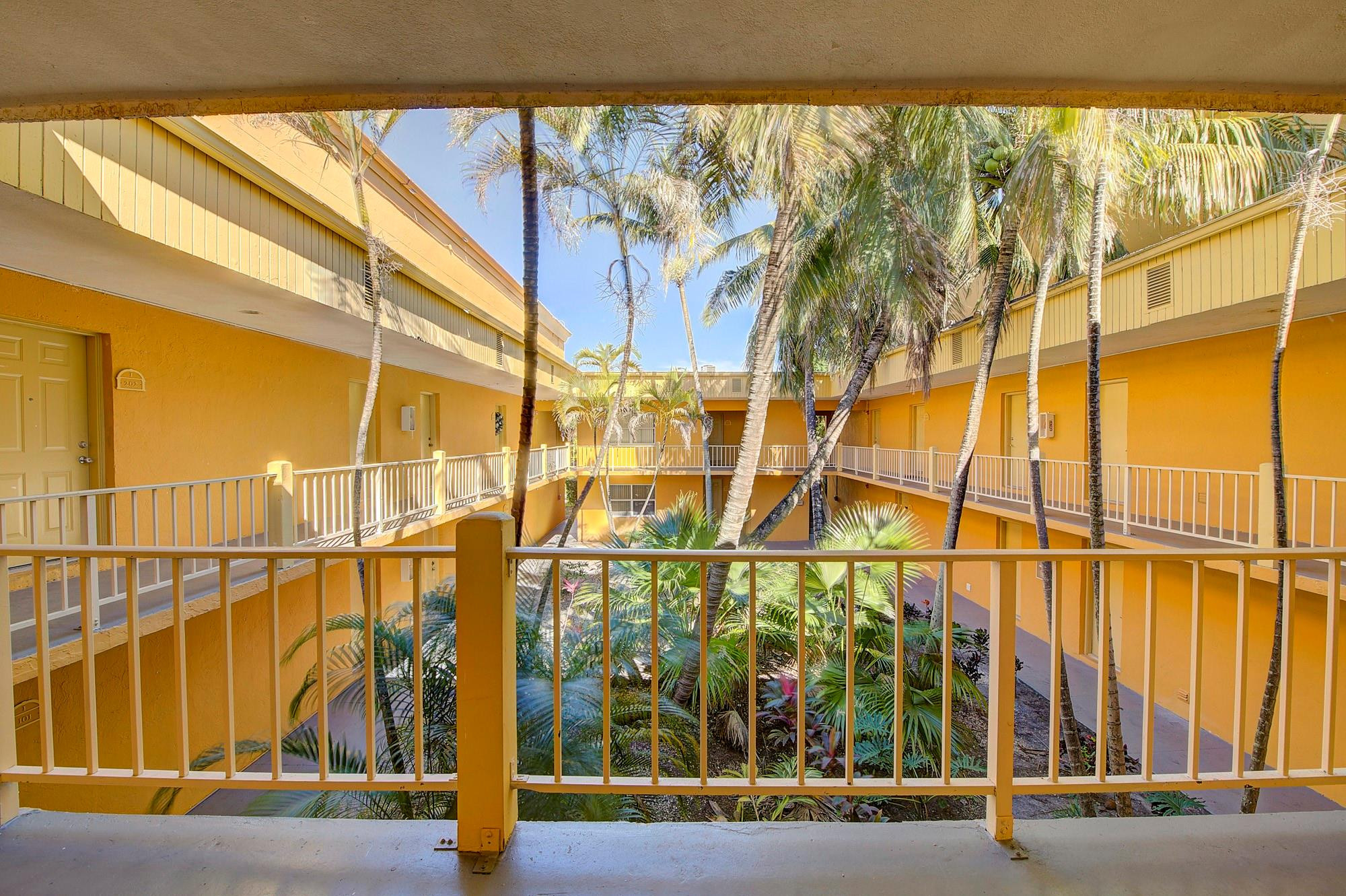 18111 Northwest 68th Avenue, Unit I210 Hialeah, FL 33015 - Photo 20 of 30 Photo 20