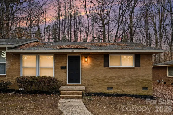 $375,000 | 5001-5003 Lakecrest Drive, Charlotte, NC 28215