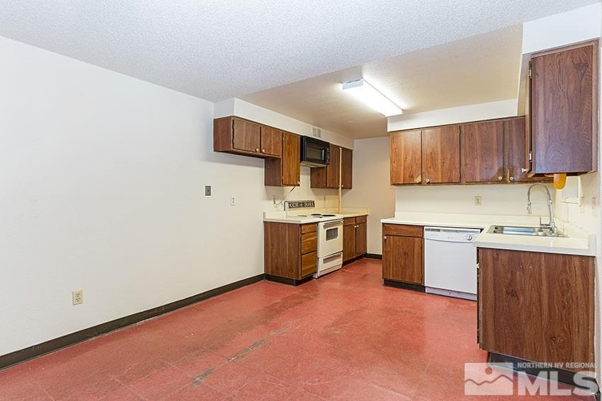 6830 Peppermint Drive Reno, NV 89506 - Photo 6 of 14 Photo 6