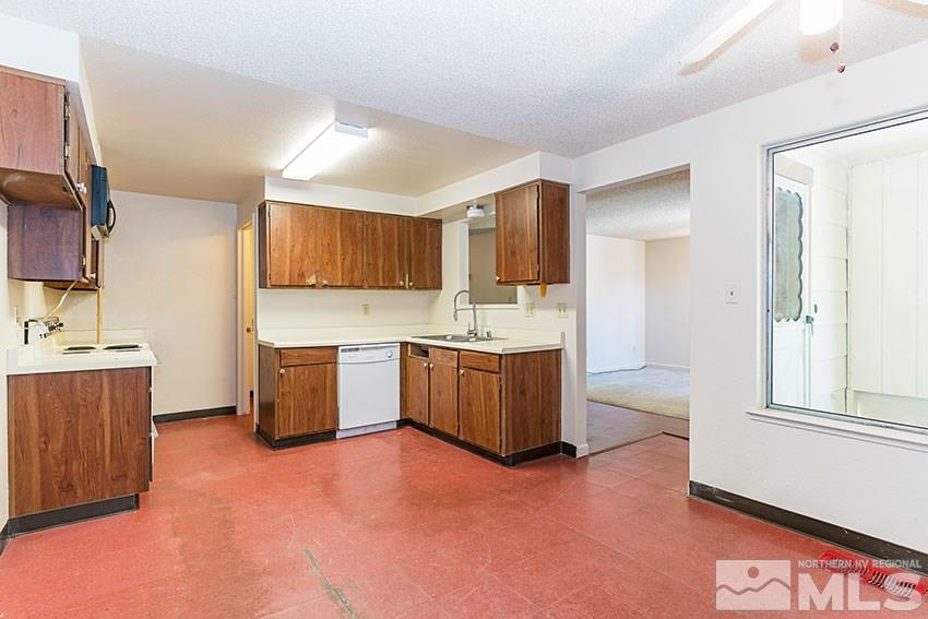 6830 Peppermint Drive Reno, NV 89506 - Photo 7 of 14 Photo 7