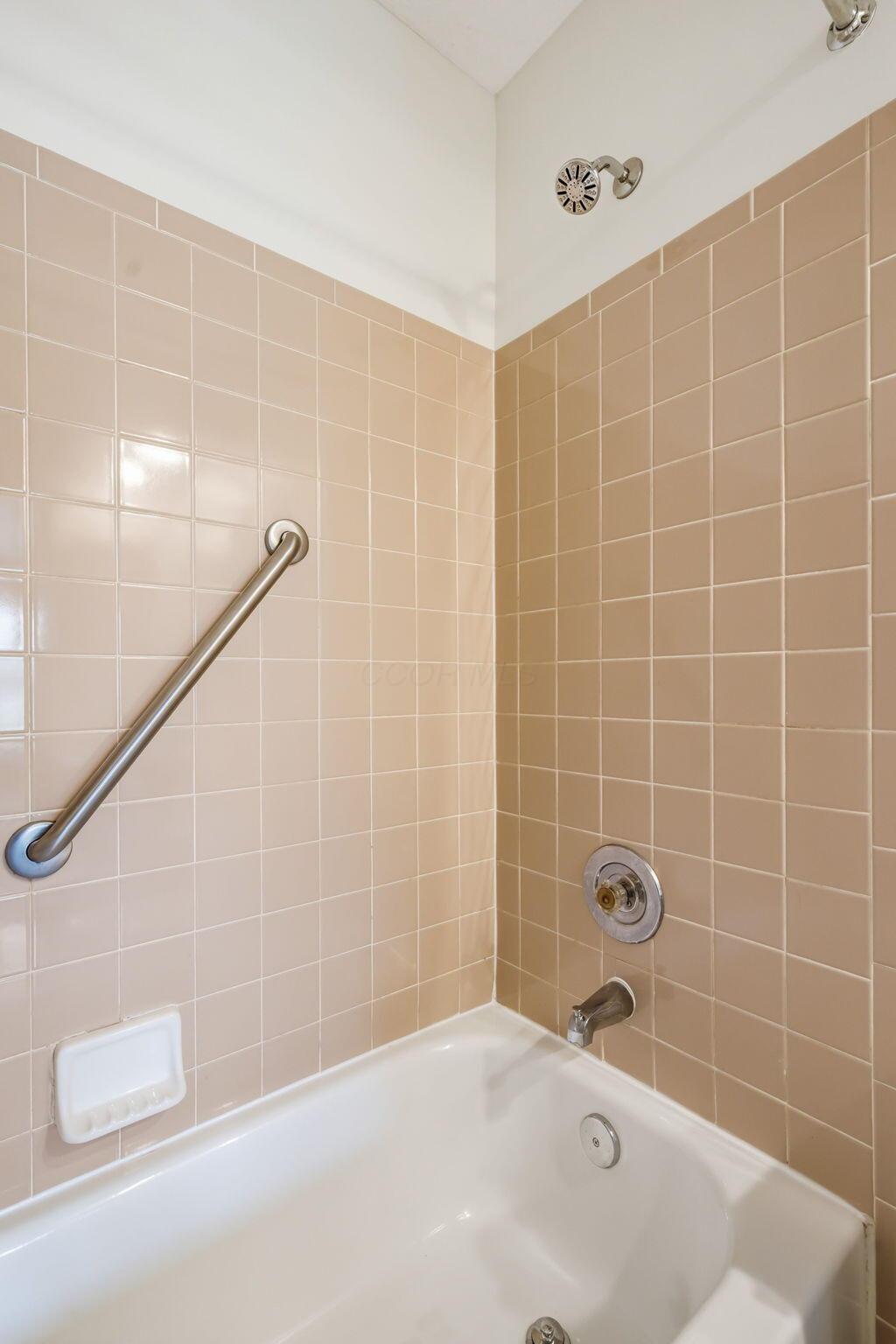 5831 Locbury Lane, Unit R Dublin, OH 43016 - Photo 23 of 35