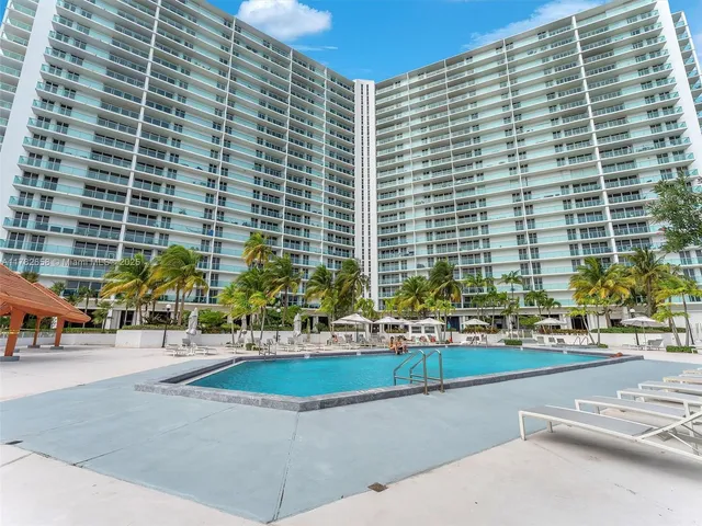 $3,900 | 100 Bayview Drive, Unit 906, Sunny Isles Beach, FL 33160