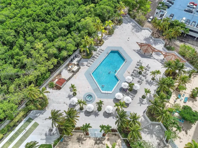 $3,900 | 100 Bayview Drive, Unit 906, Sunny Isles Beach, FL 33160