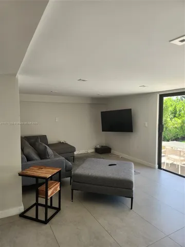 $9,500 | 536 Hibiscus Drive, Hallandale Beach, FL 33009