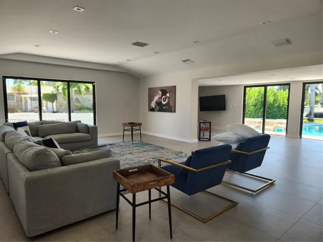 $9,500 | 536 Hibiscus Drive, Hallandale Beach, FL 33009