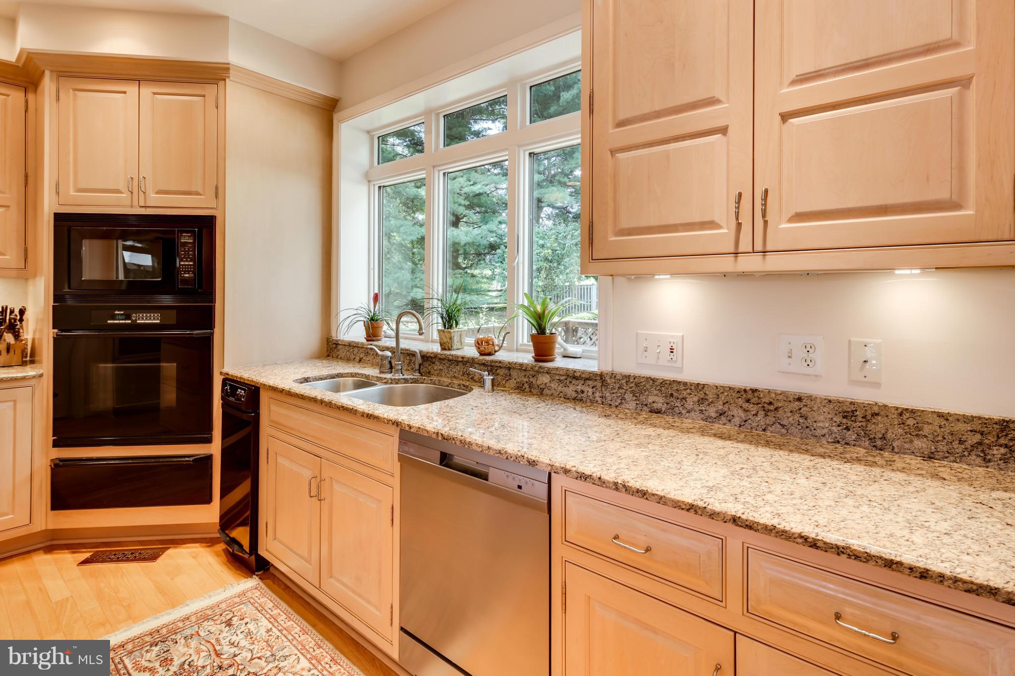 11849 Farside Road Ellicott City, MD 21042 - Photo 7 of 30 Kitchen
