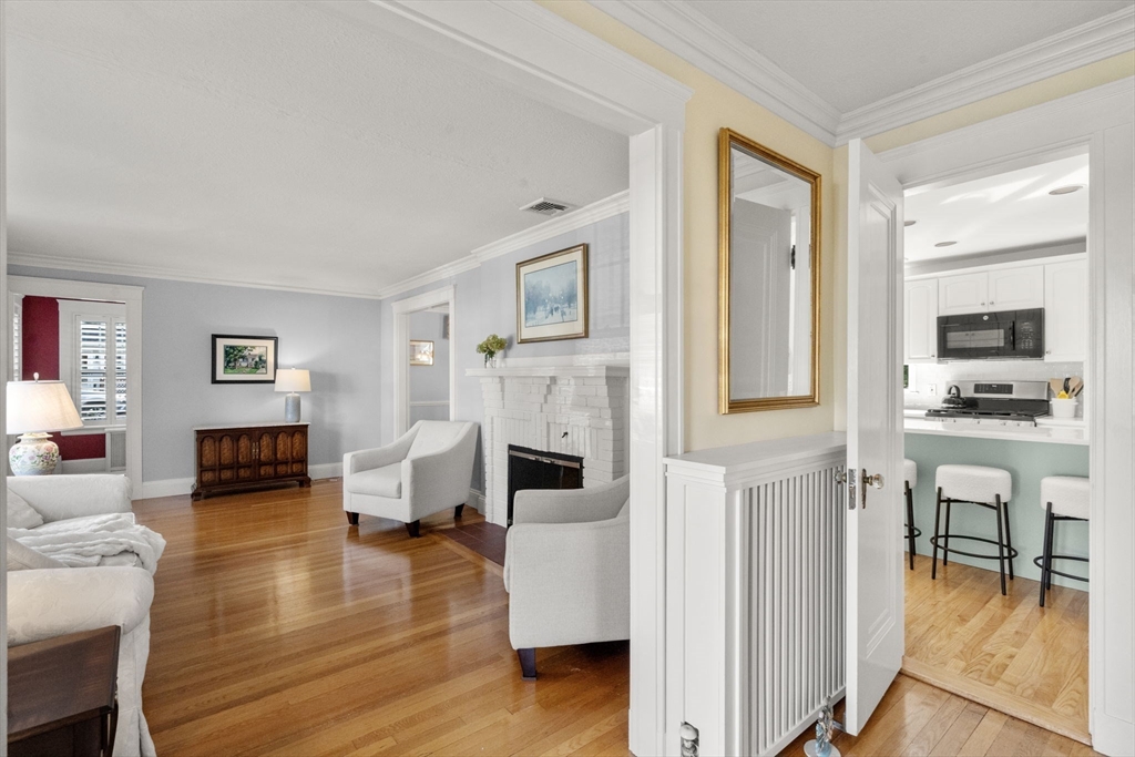 14 La Salle Road Needham, MA 02494 - Photo 4 of 28