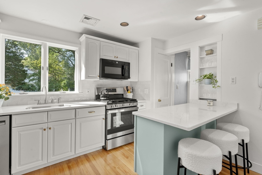 14 La Salle Road Needham, MA 02494 - Photo 10 of 28