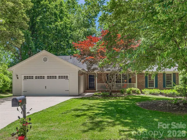 $439,000 | 206 Southwood Court, Fletcher, NC 28732