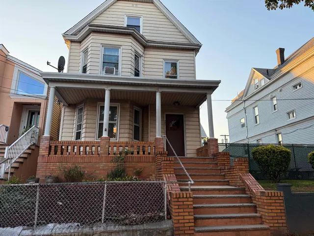 $1,500 | 347 Avenue C, Unit 3, Bayonne, NJ 07002