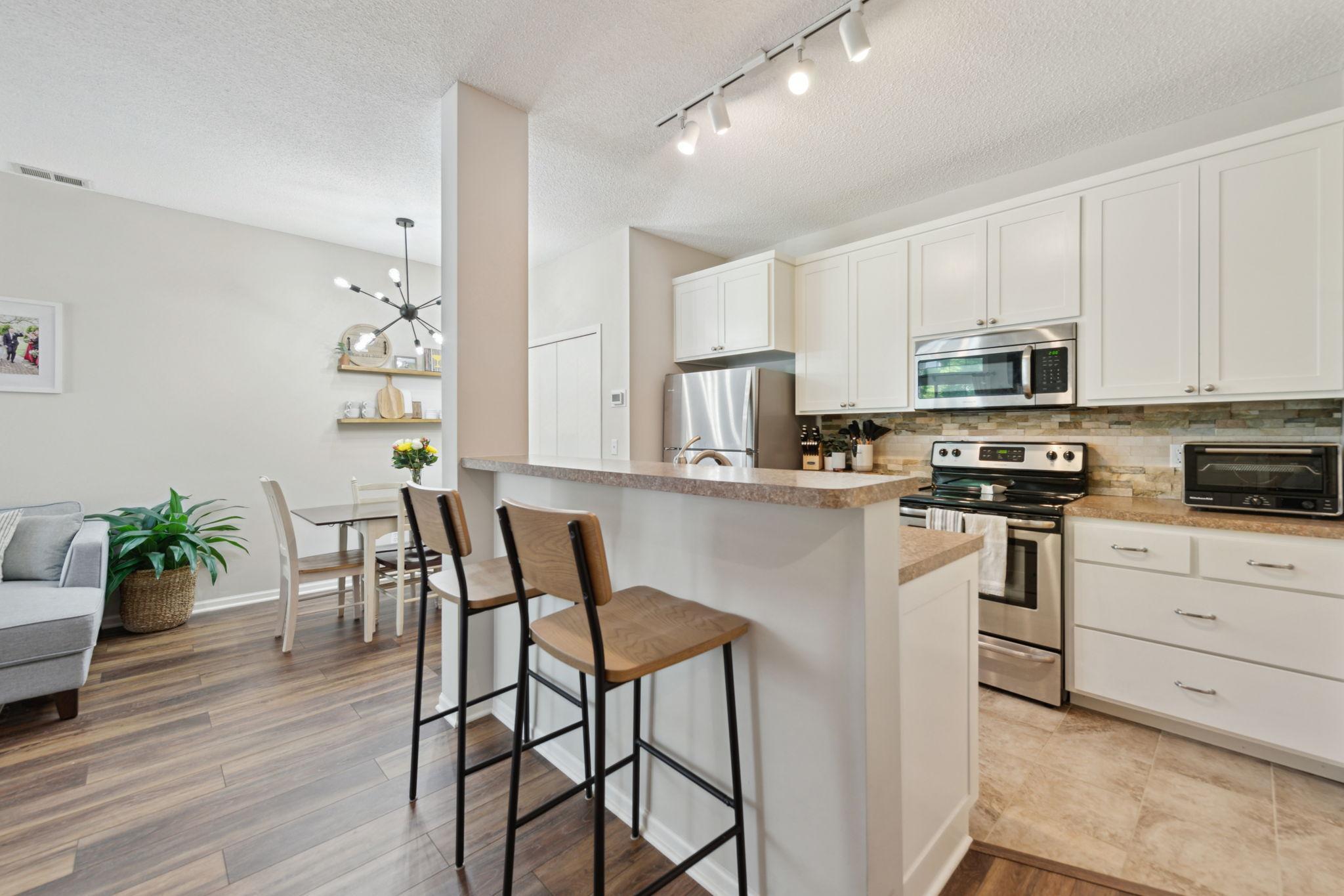 8458 Cortland Road Eden Prairie, MN 55344 - Photo 12 of 21 Gallery Image 12