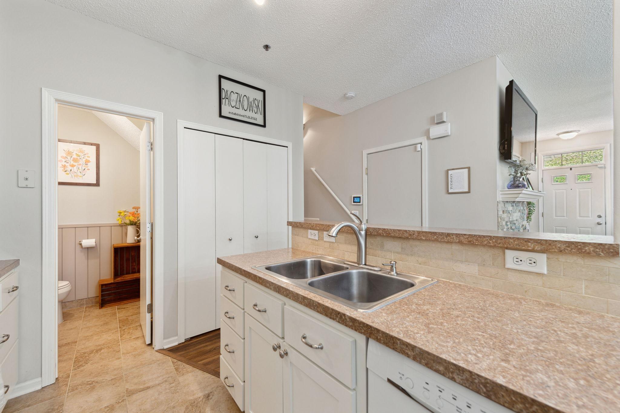 8458 Cortland Road Eden Prairie, MN 55344 - Photo 14 of 21 Gallery Image 14