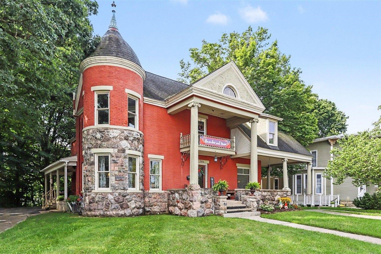 306 West Michigan Avenue Three Rivers, MI 49093 - Photo 1 of 31 Gallery Image 1