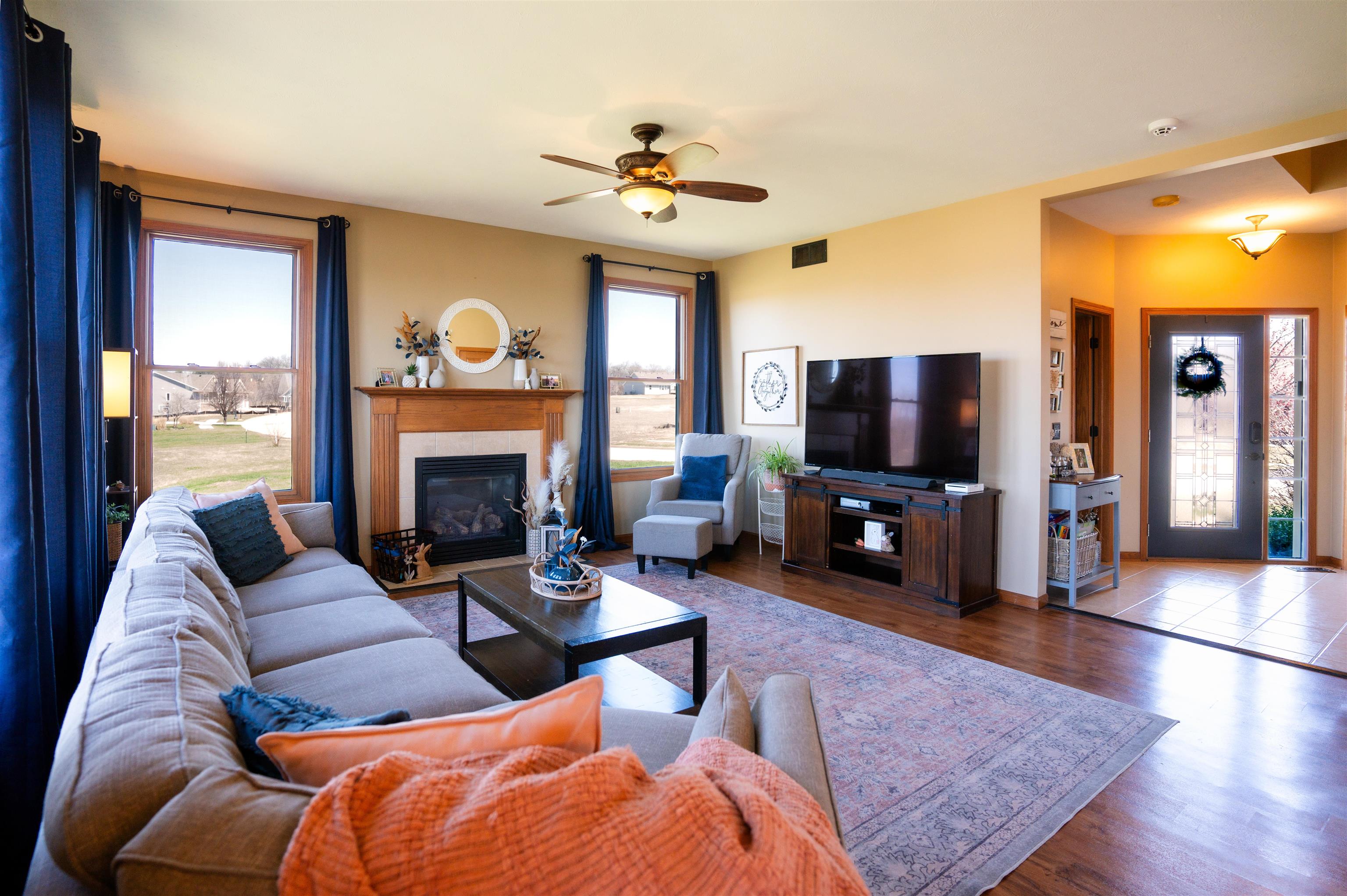 314 Brocket Trail Belvidere, IL 61008 - Photo 13 of 46 a living room with furniture and a flat screen tv