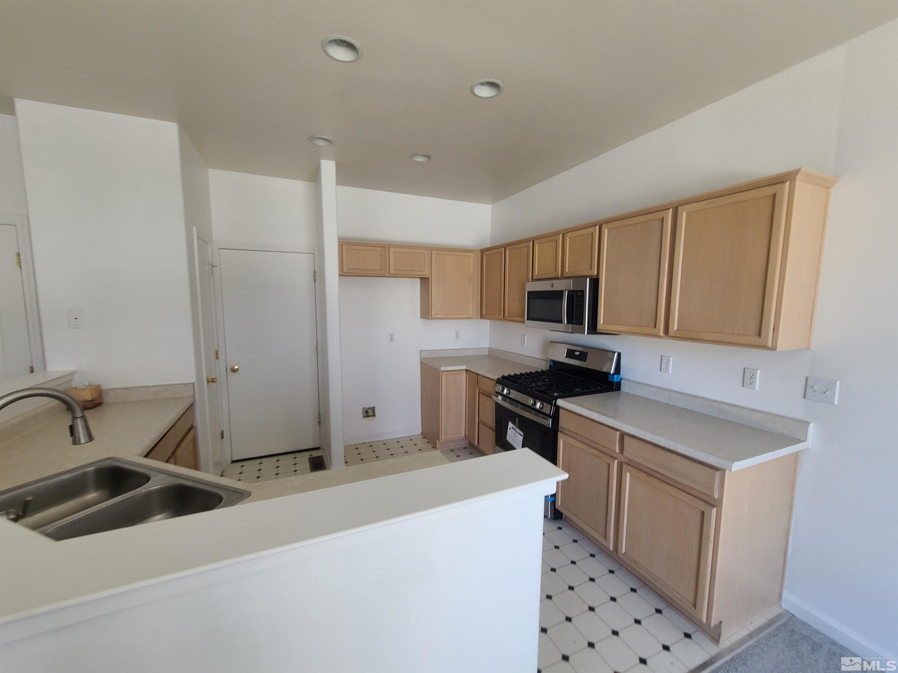9735 Stone Vista Court Reno, NV 89506 - Photo 7 of 25 Photo 7