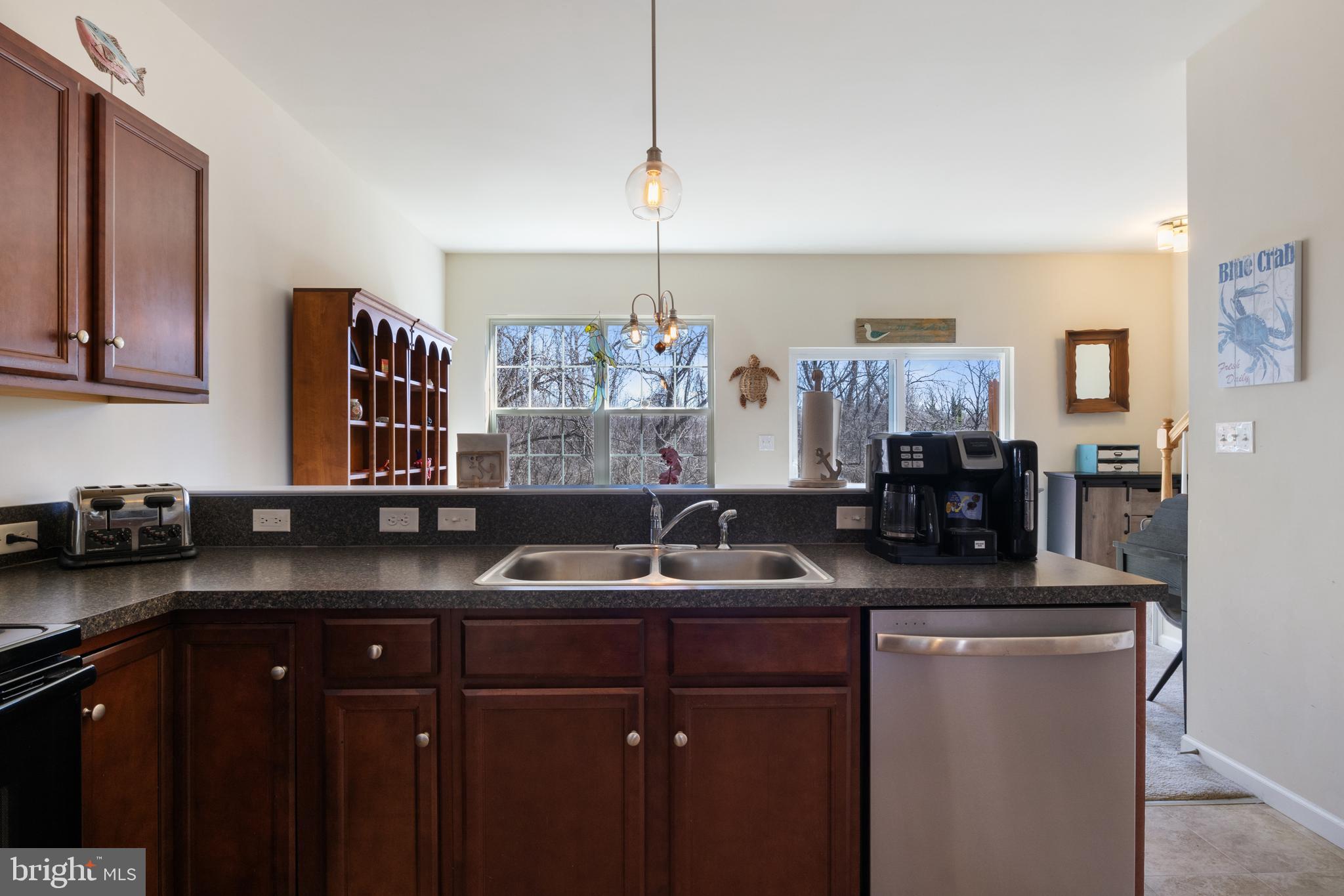 2464 Schultz Way York, PA 17402 - Photo 9 of 40 Gallery Image 9