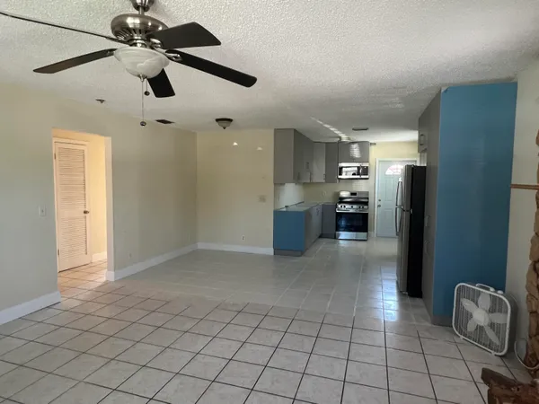$2,500 | 911 South D Street, Lake Worth Beach, FL 33460