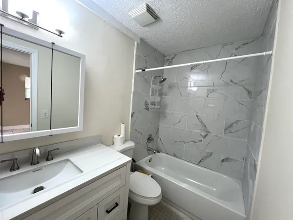 $2,500 | 911 South D Street, Lake Worth Beach, FL 33460