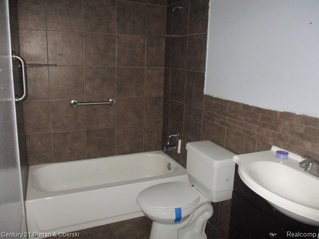 15680 Beech Daly Road Taylor, MI 48180 - Photo 13 of 13 IMG_0046.JPG