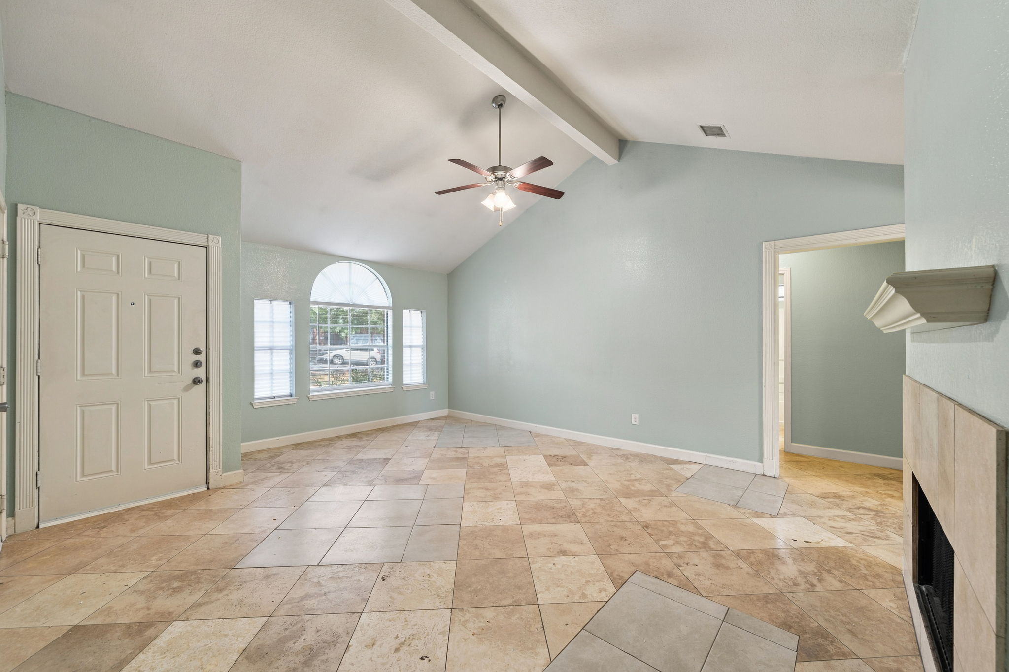 5505 Mesquite Grove Road Austin, TX 78744 - Photo 4 of 36 Gallery Image 4