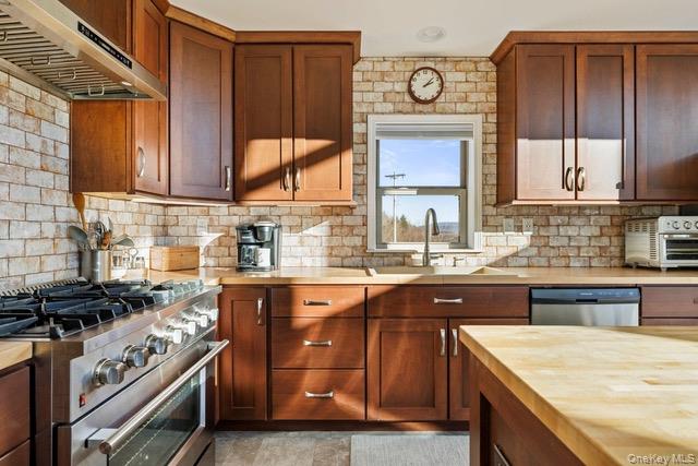 130 Hanley Road Fleischmanns, NY 12430 - Photo 4 of 39 a kitchen with a stove and a sink