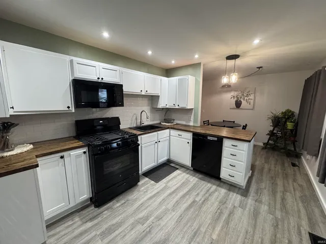 $199,400 | 136 West Meek Drive, Bunker Hill, IN 46914