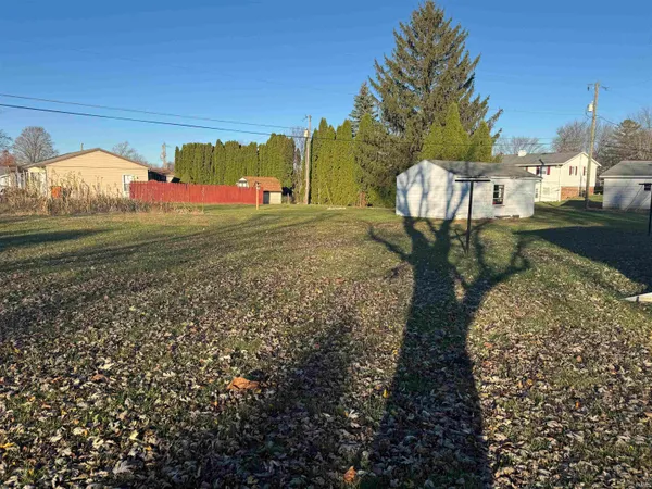 $183,500 | 136 West Meek Drive, Bunker Hill, IN 46914