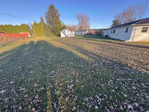 $183,500 | 136 West Meek Drive, Bunker Hill, IN 46914