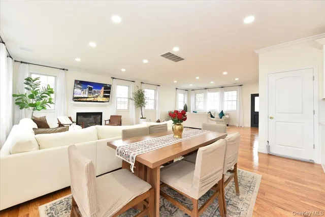 $1,049,000 | 551 Grand Avenue, Lindenhurst, NY 11757