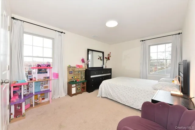 $1,049,000 | 551 Grand Avenue, Lindenhurst, NY 11757