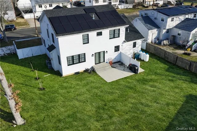 $1,049,000 | 551 Grand Avenue, Lindenhurst, NY 11757