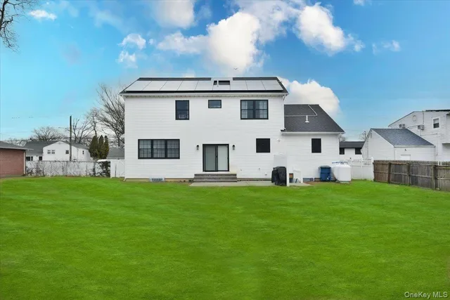 $1,049,000 | 551 Grand Avenue, Lindenhurst, NY 11757