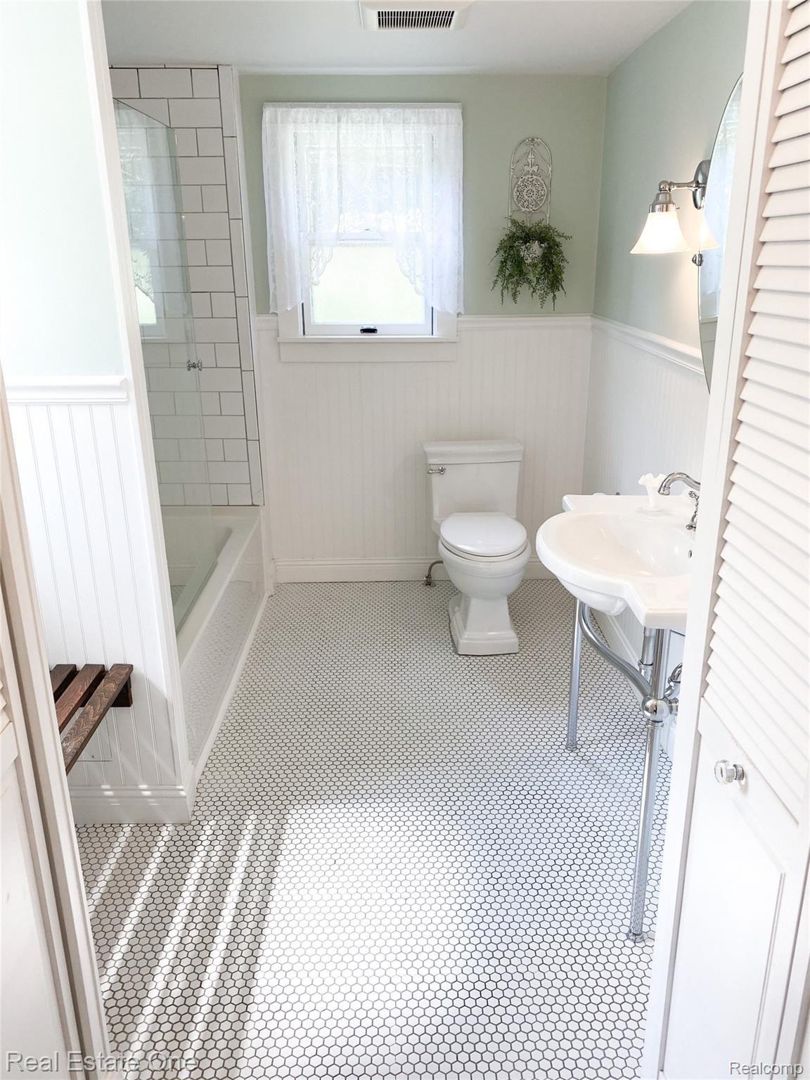129 North Holcomb Road Clarkston, MI 48346 - Photo 22 of 33 22.jpg