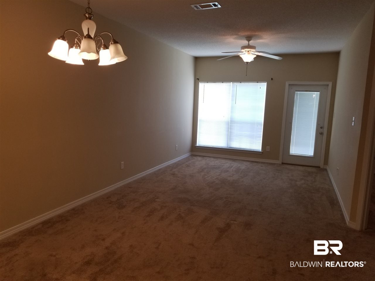 2651 South Juniper Street, Unit 1302 Foley, AL 36535 - Photo 17 of 23 Living Room